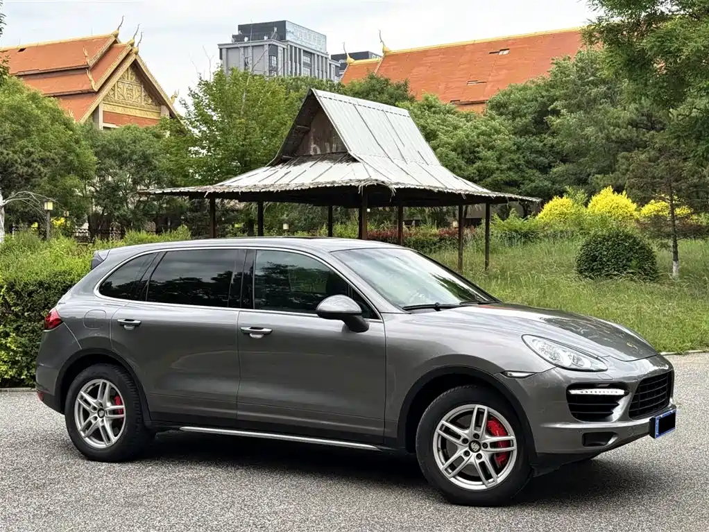 Porsche Cayenne 2012 — фото 4