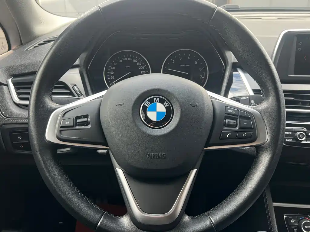 BMW 2 Series Active Tourer 2018 — фото 15