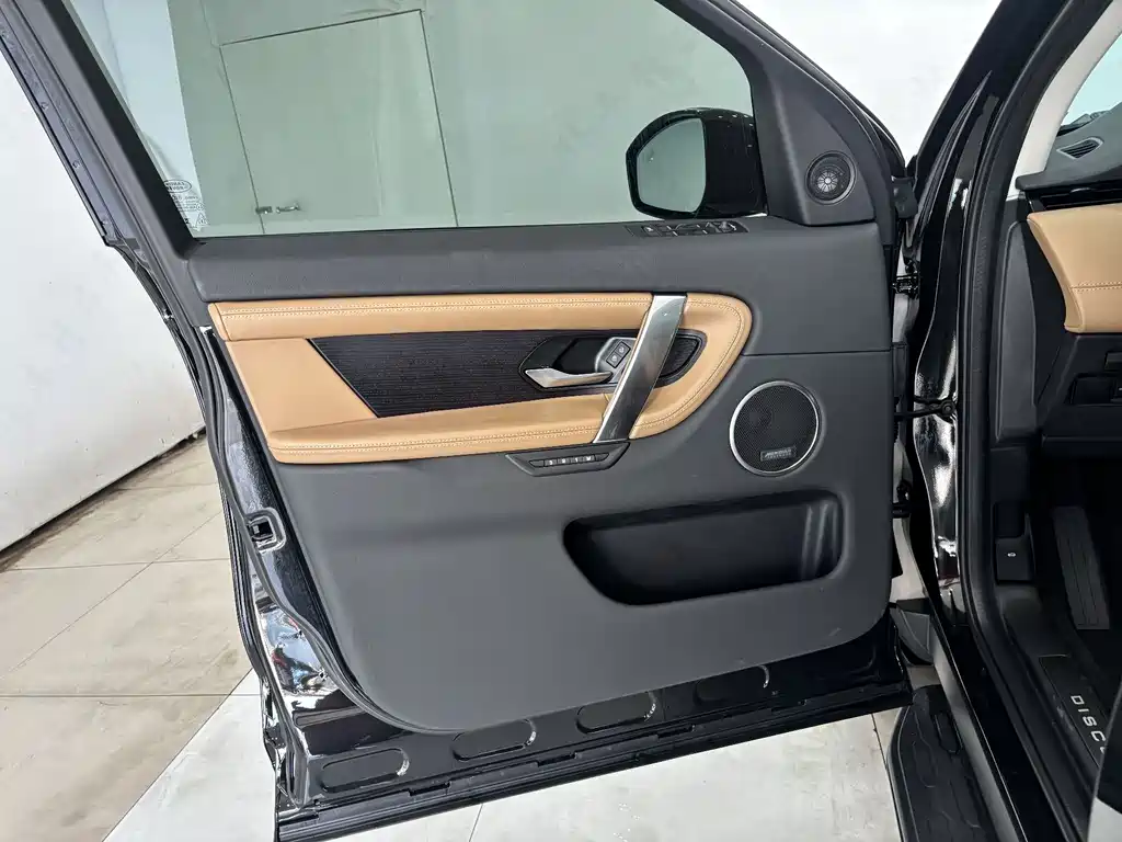 Land Rover Discovery Sport 2025 — фото 11