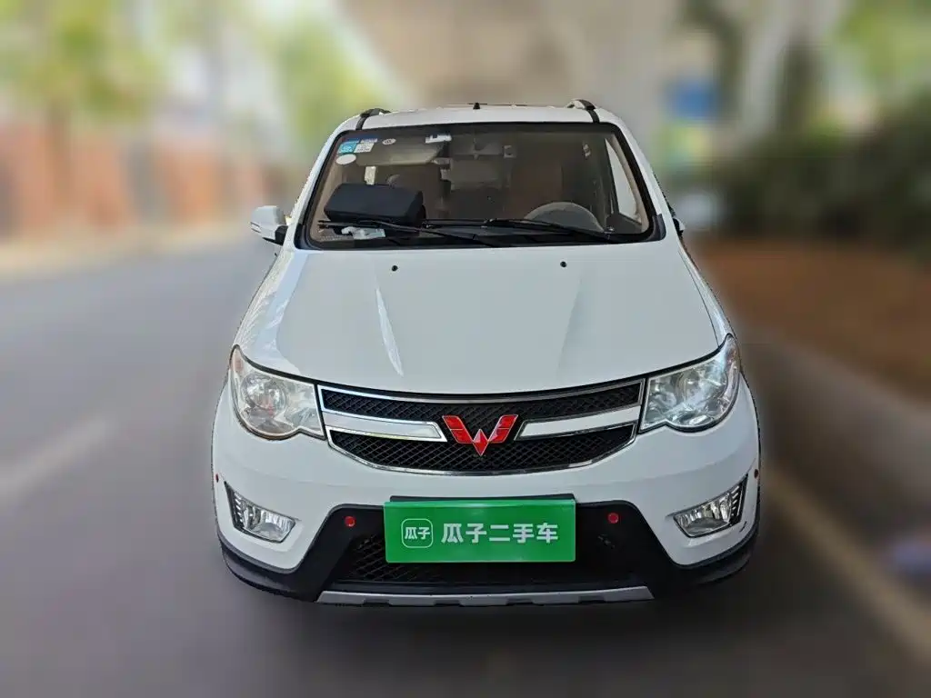 Wuling Hongguang 2014