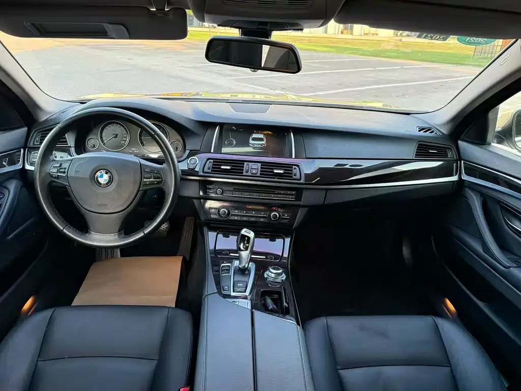 BMW 5 Series 2015 — фото 6