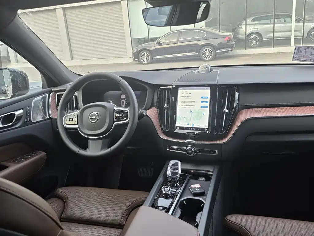 Volvo XC60 PHEV 2026 — фото 14