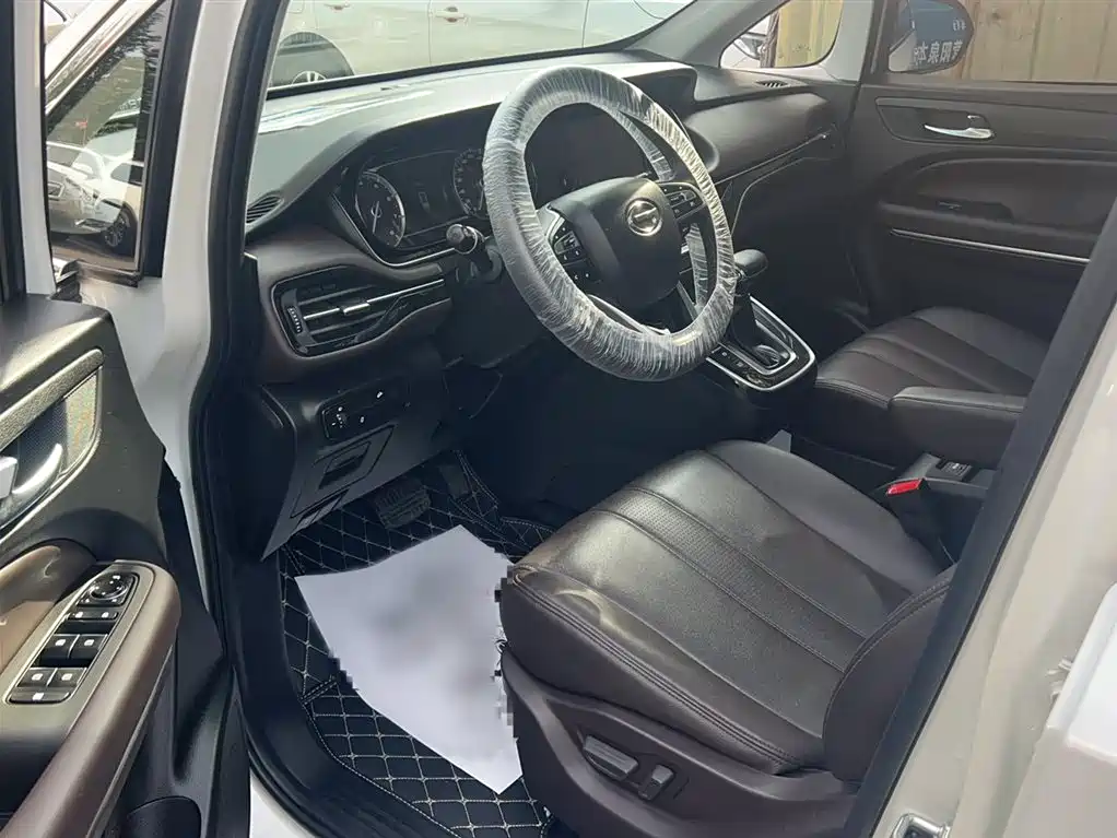 GAC Motor Trumpchi M6 2019 — фото 12