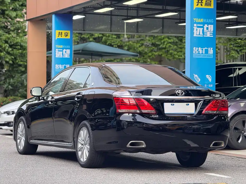 Toyota Crown 2014 — фото 4
