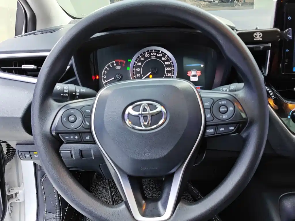 Toyota Corolla 2022 — фото 13