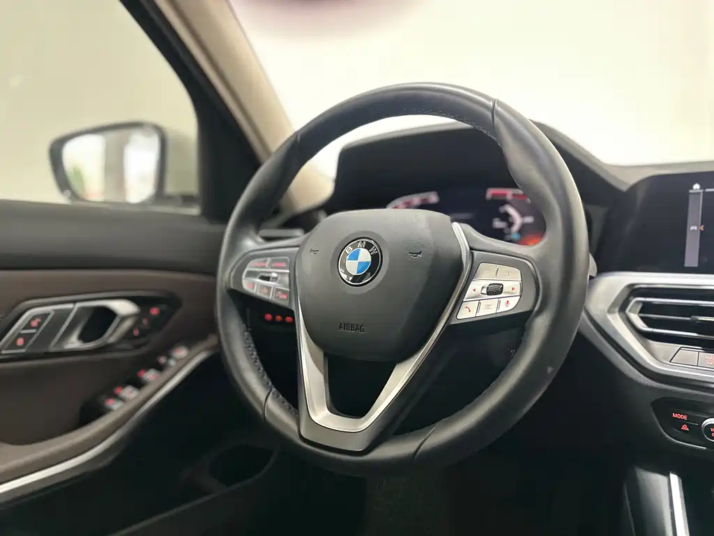BMW 3 Series 2021 — фото 10