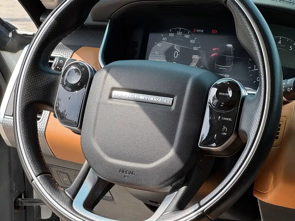 Land Rover Sport 2020 — фото 12