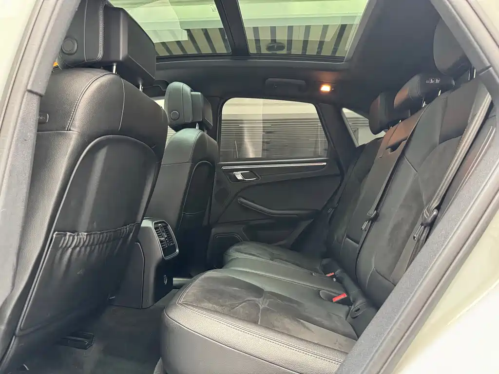 Porsche Macan 2019 — фото 15