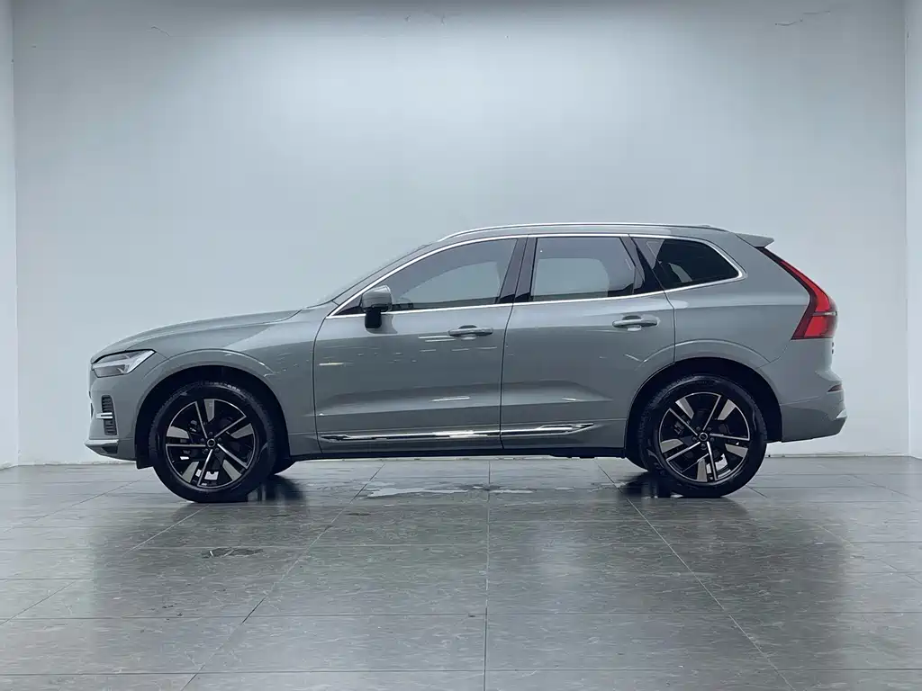 Volvo XC60 2025 — фото 8