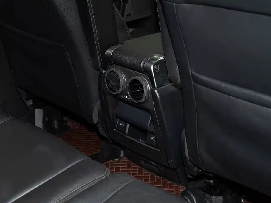Land Rover Discovery 2012 — фото 17