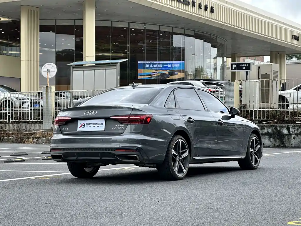 Audi A4L 2023 — фото 16