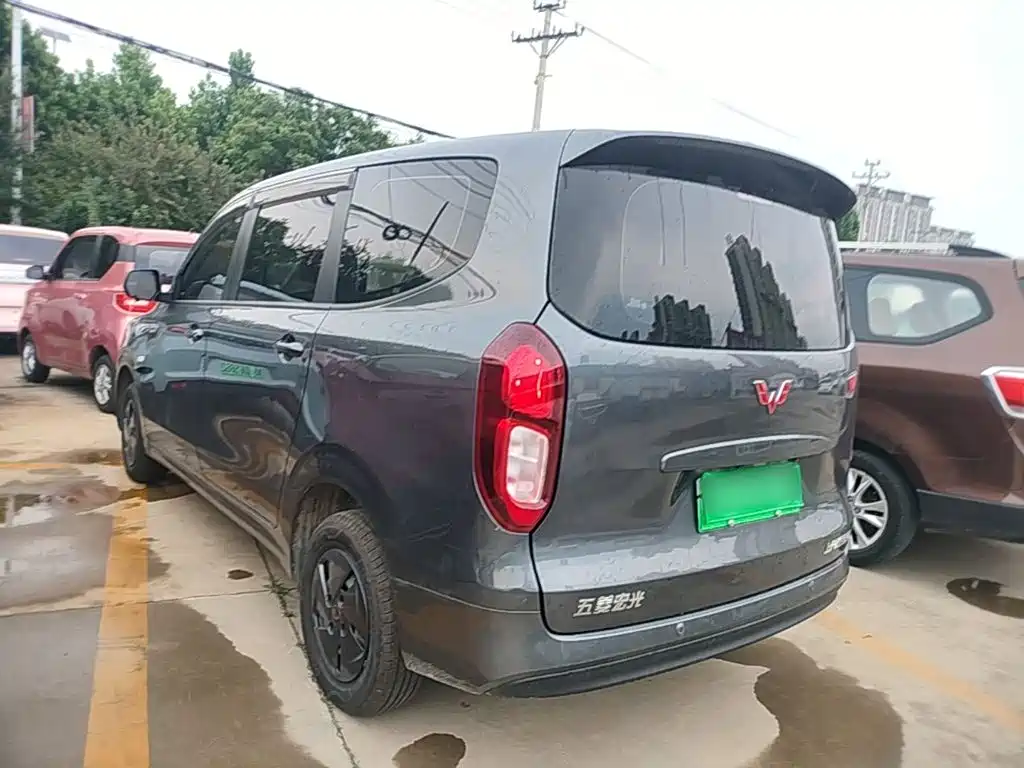 Wuling Hongguang New Energy 2025