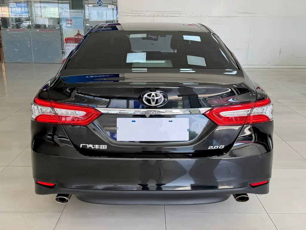 Toyota Camry 2021 — фото 13