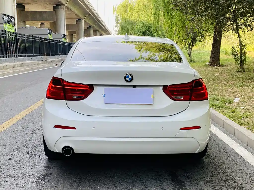 BMW 1 Series 2017 — фото 15