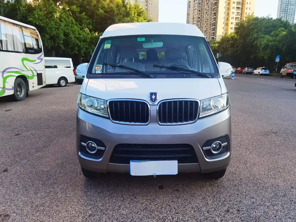 Jinbei Hiace X30L 2017