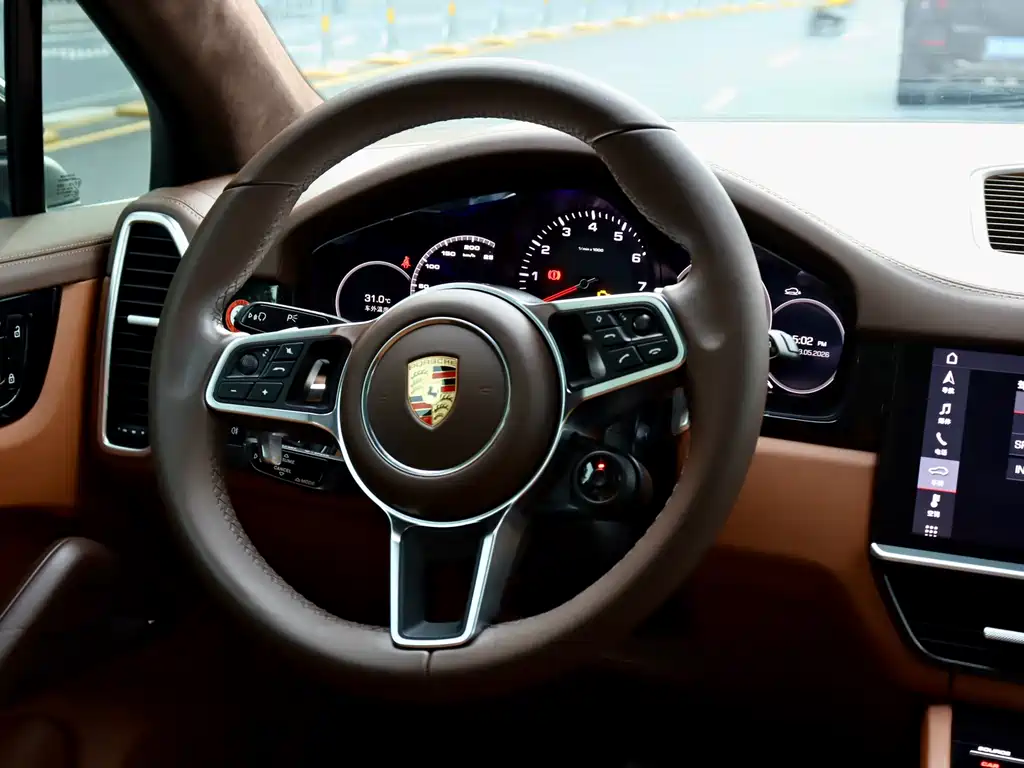 Porsche Cayenne 2019 — фото 12