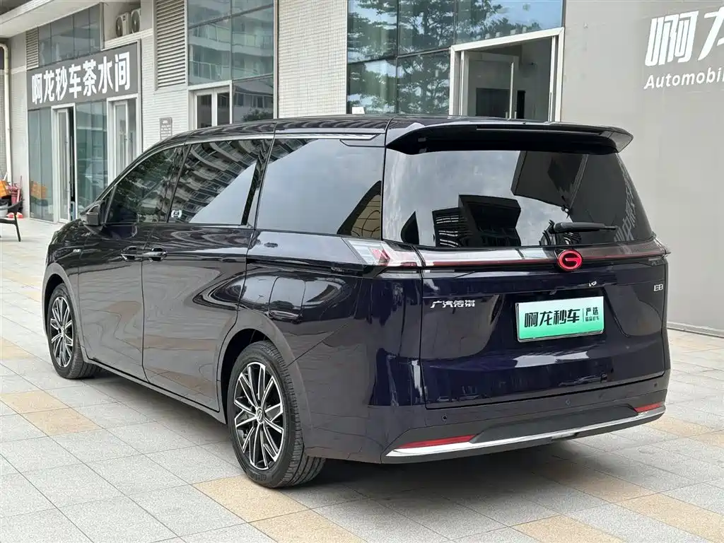 GAC Motor E8 PHEV 2024 — фото 13