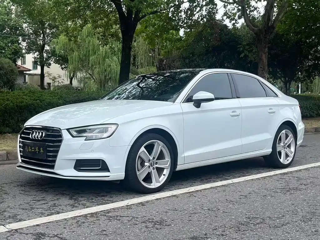 Audi A3 2019 — фото 1