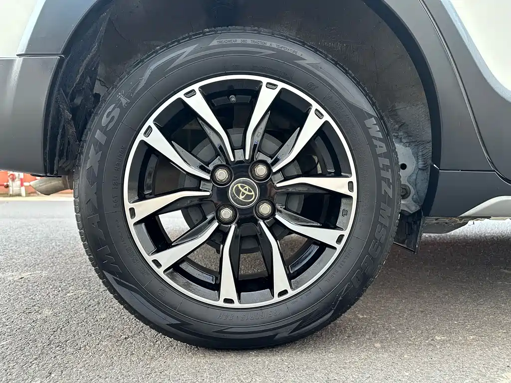Toyota Yaris L 2022 — фото 20