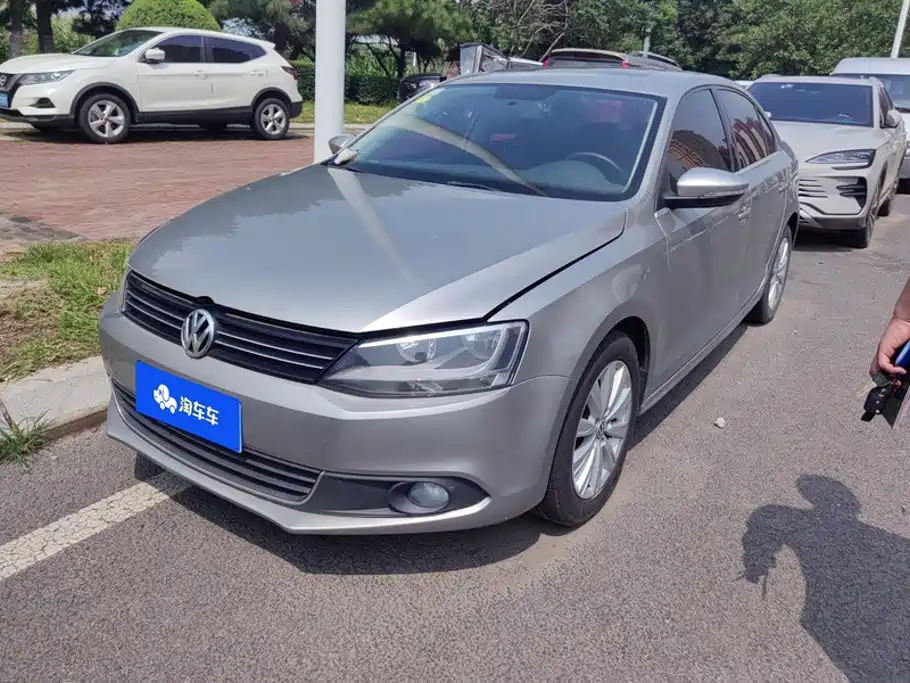 Volkswagen Sagitar 2014