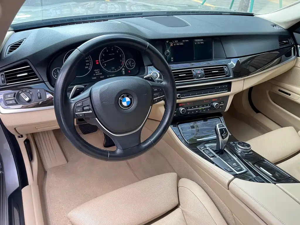 BMW 5 Series 2012 — фото 9