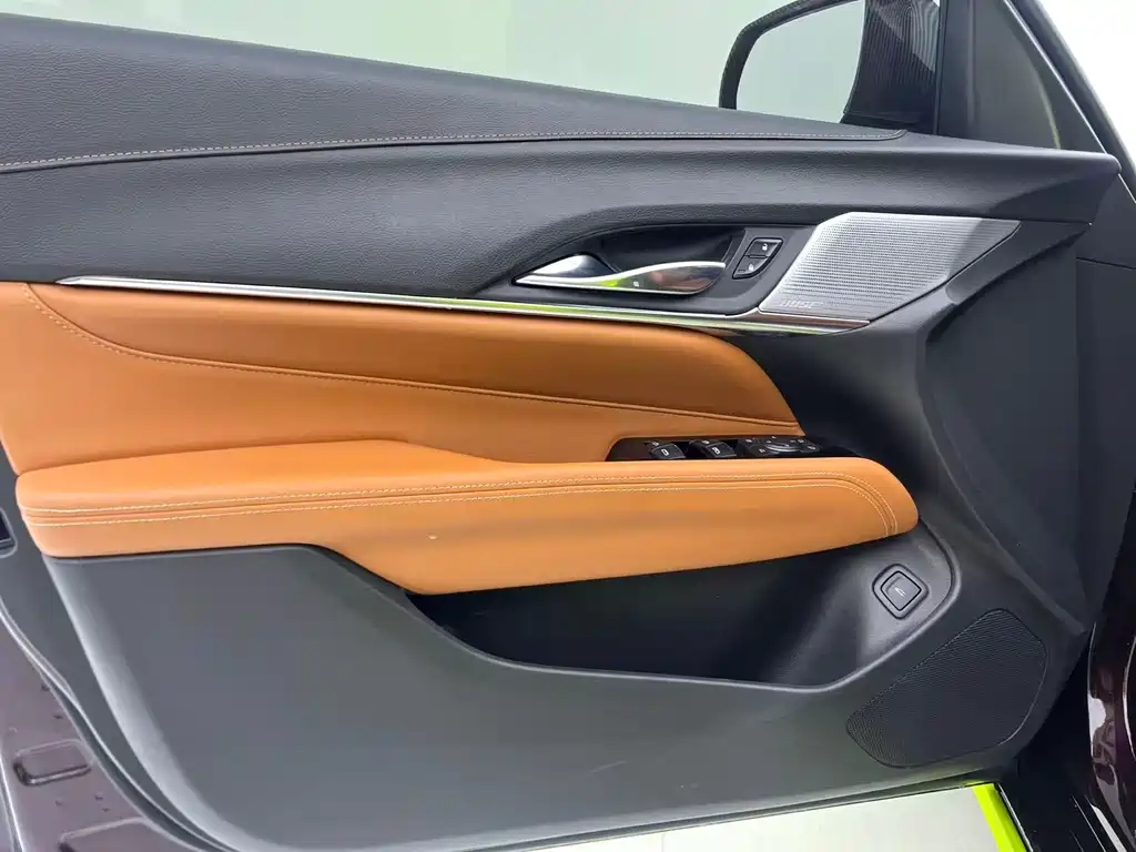 Cadillac CT4 2022 — фото 15