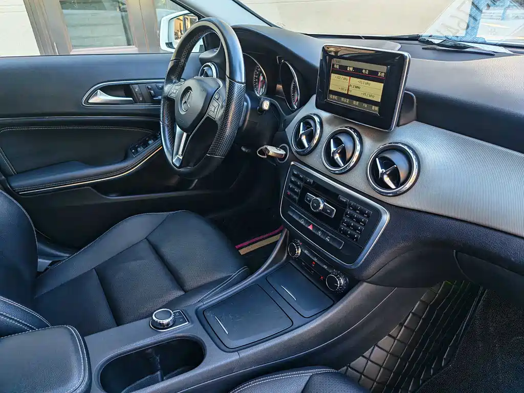 Mercedes-Benz GLA 2015 — фото 5
