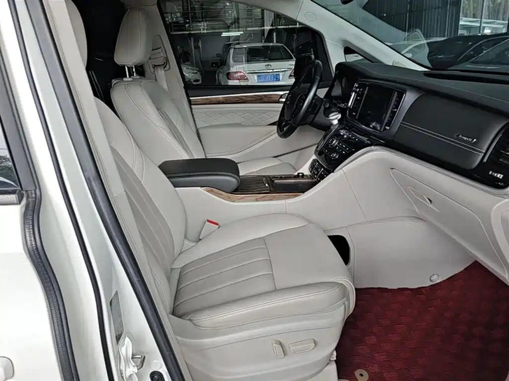 GAC Motor Trumpchi M8 2018 — фото 25