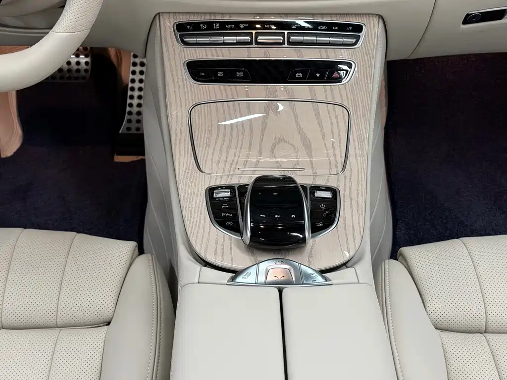 Mercedes-Benz E-Class 2021 — фото 8