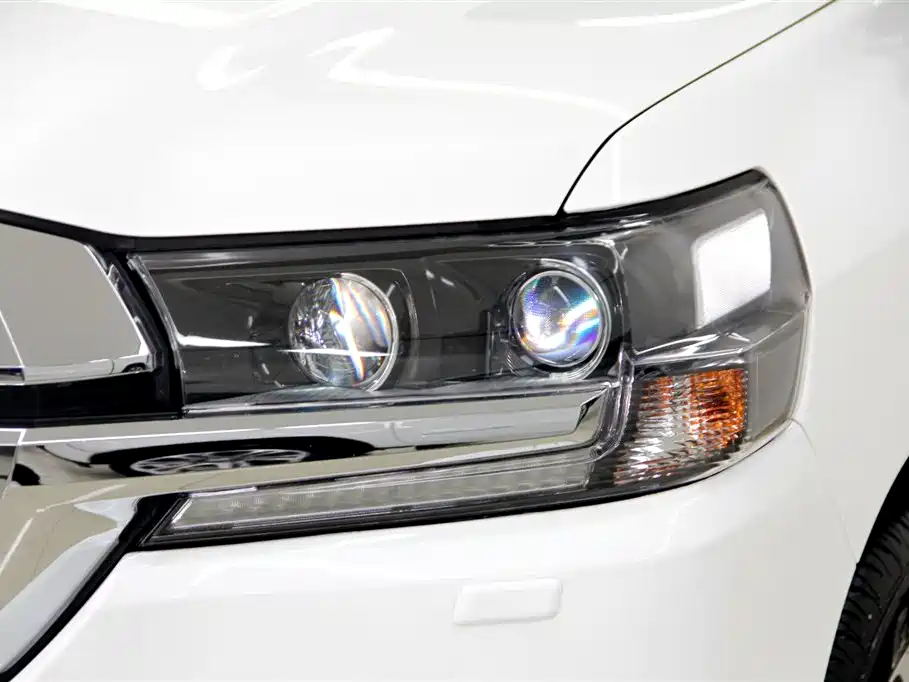 Toyota Land Cruiser 2020 — фото 24
