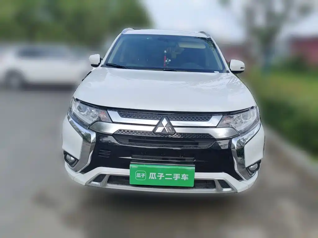 Mitsubishi Outlander 2022 — фото 24