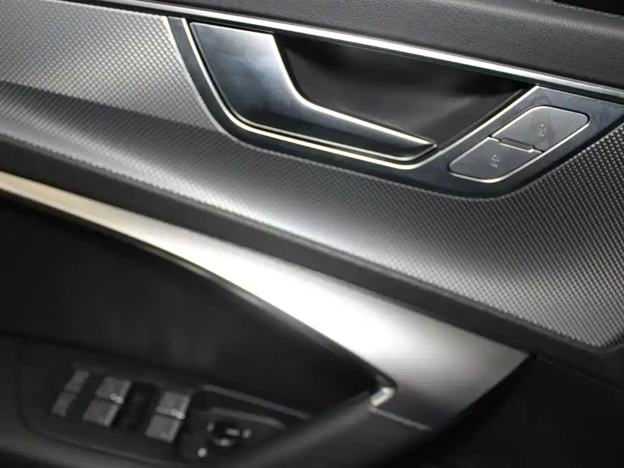 Audi A6L 2024 — фото 13