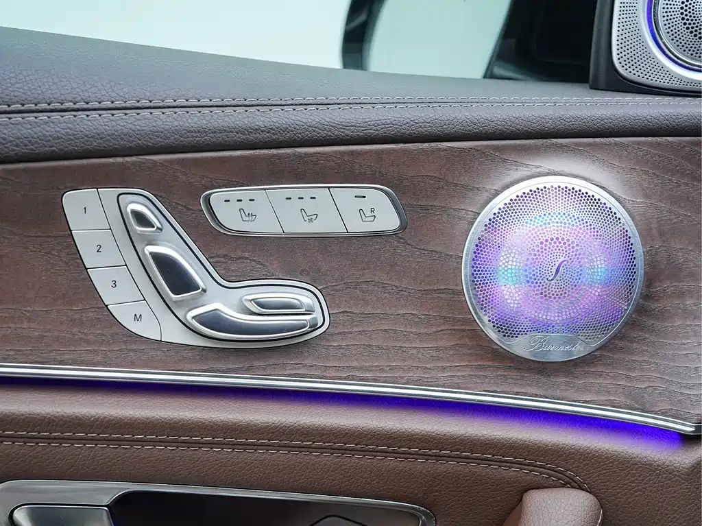 Mercedes-Benz E-Class 2020 — фото 10