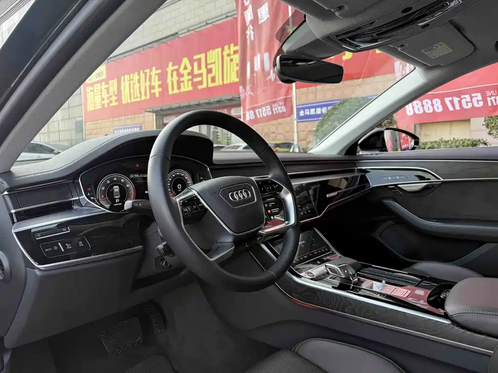 Audi A8 2021 — фото 10
