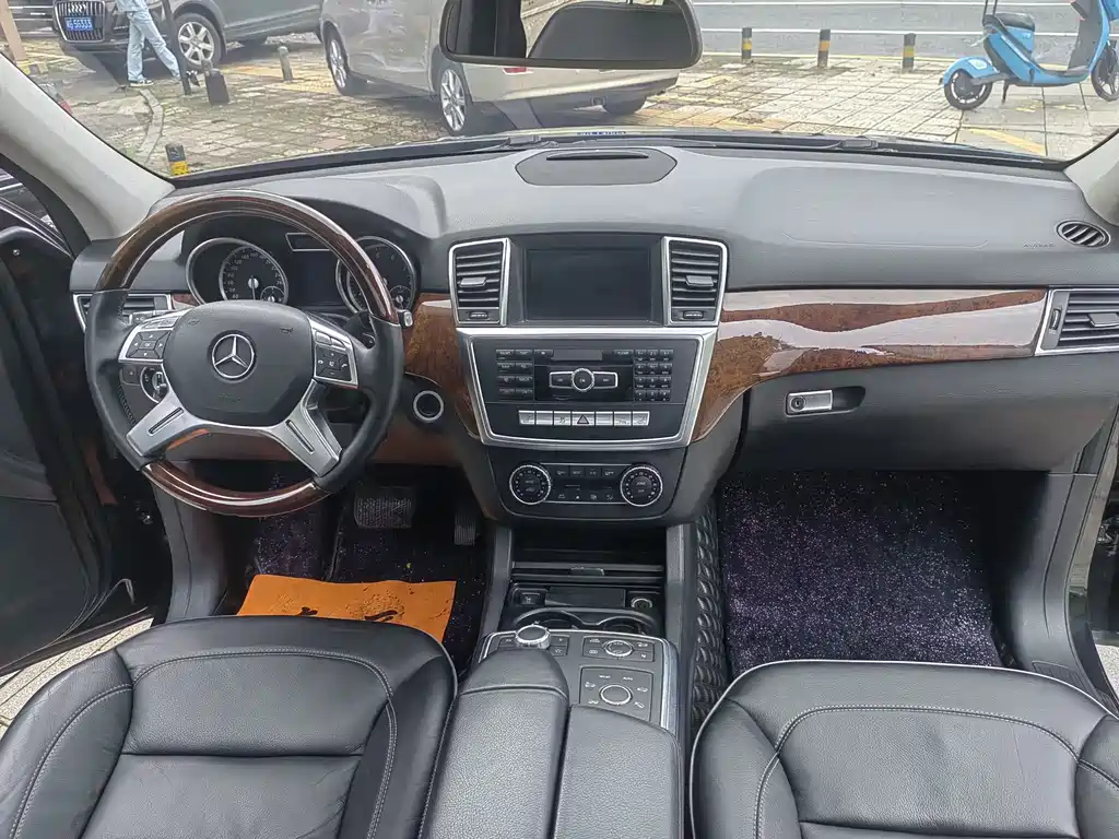 Mercedes-Benz M-Class 2013 — фото 11