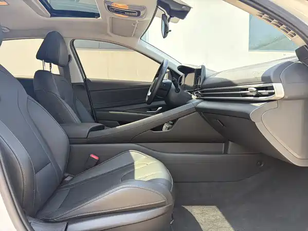 Hyundai Elantra 2021
