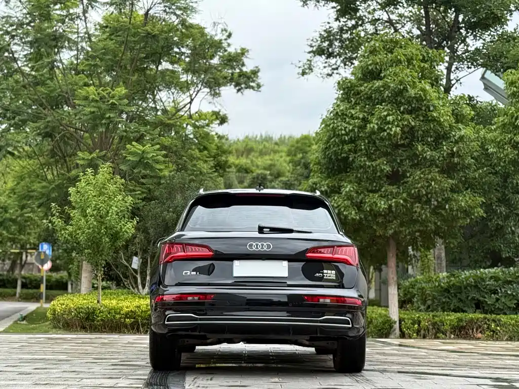 Audi Q5L 2020 — фото 8