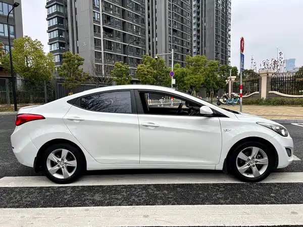 Hyundai Elantra Langdong 2014