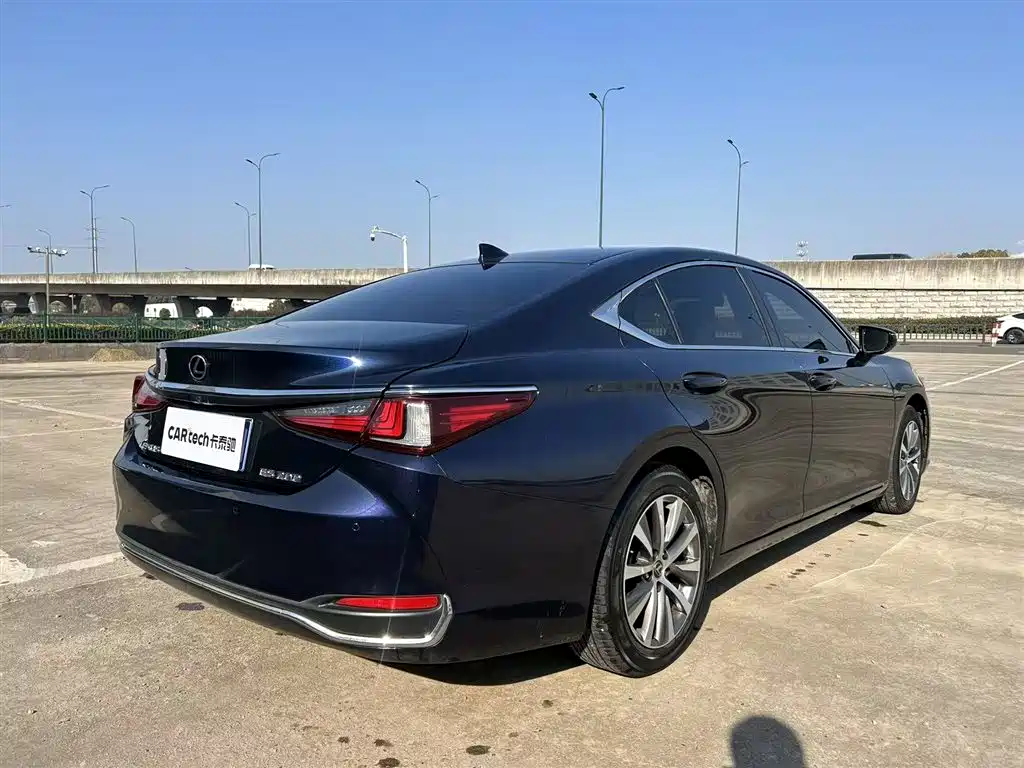 Lexus ES 2020 — фото 5