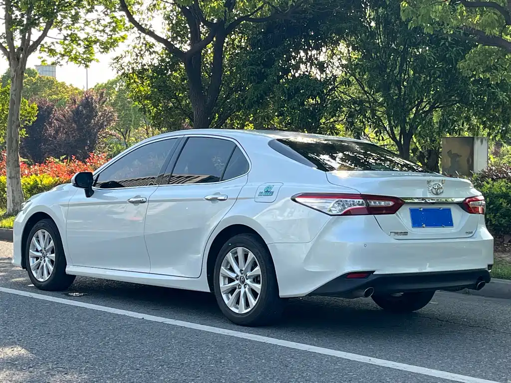 Toyota Camry 2020 — фото 4