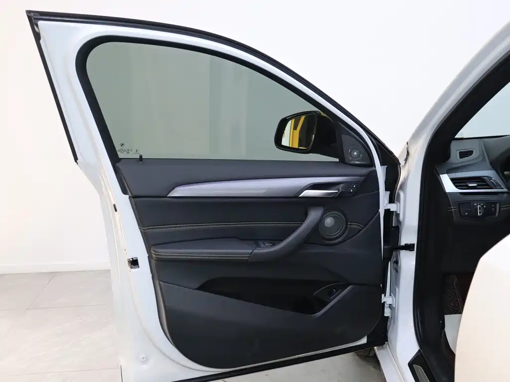 BMW X2 2023 — фото 14