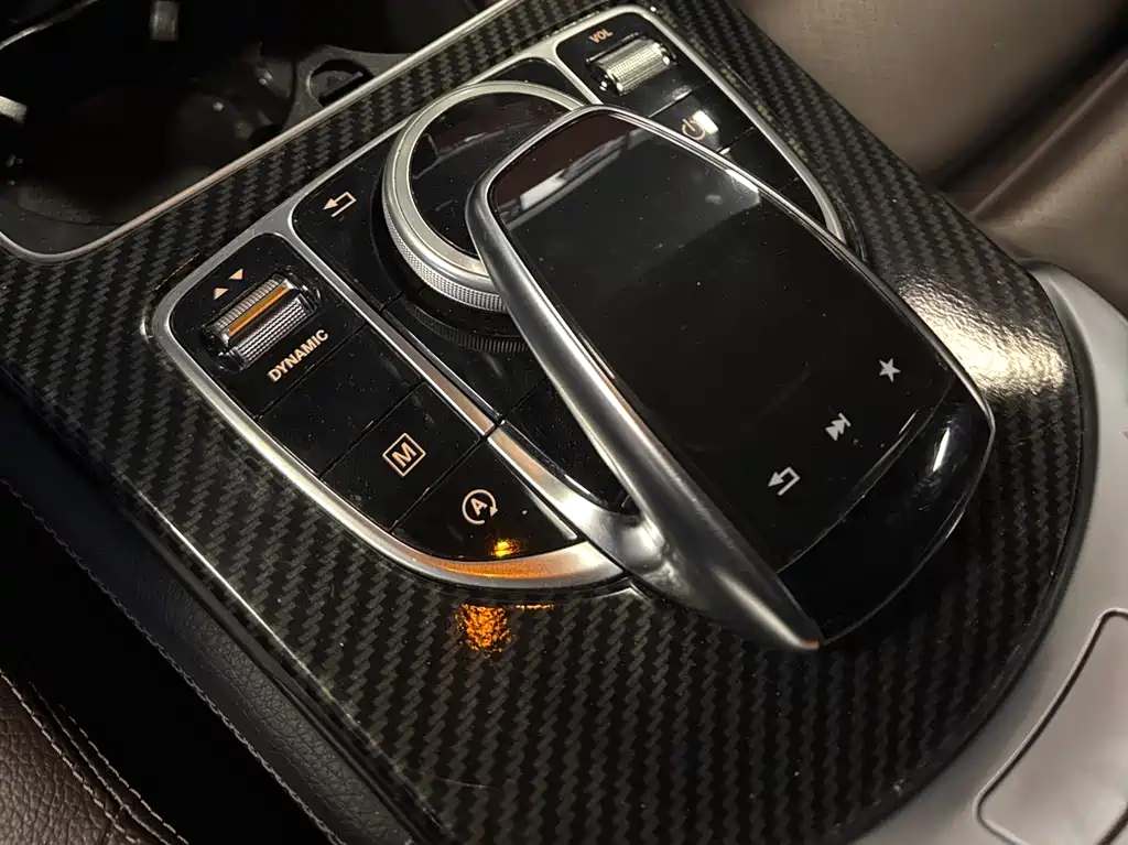 Mercedes-Benz GLC 2018 — фото 13
