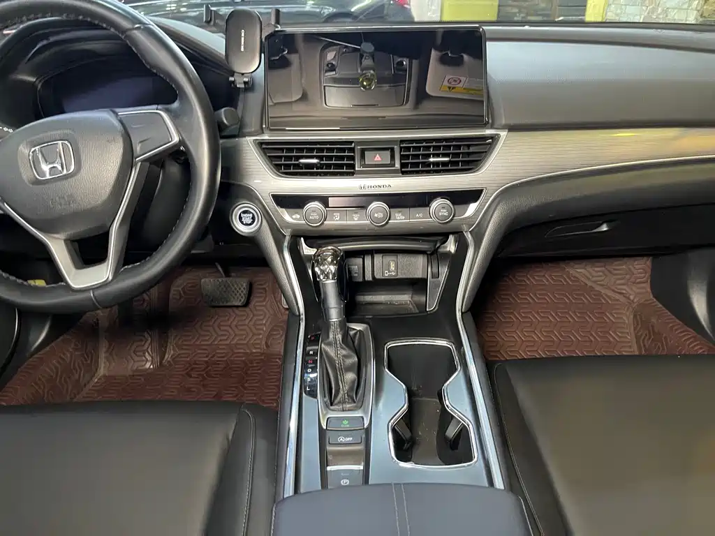 Honda Accord 2023 — фото 11