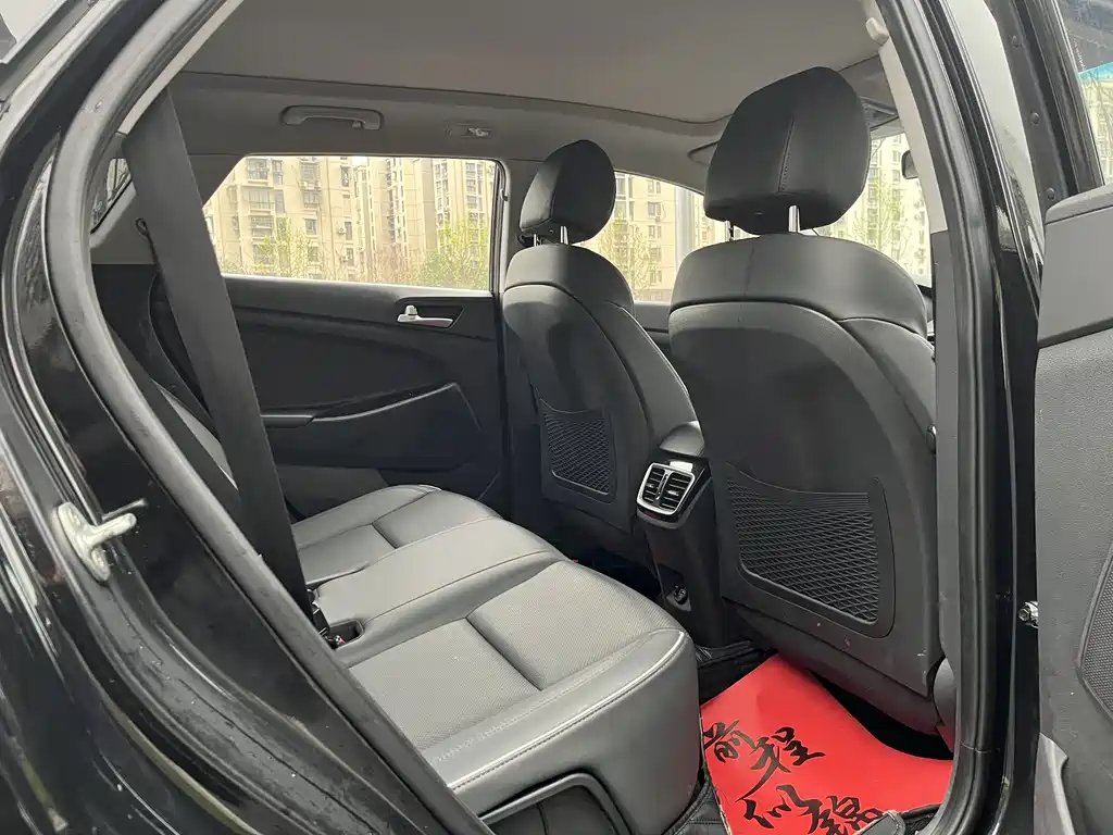 Hyundai Tucson 2019 — фото 11