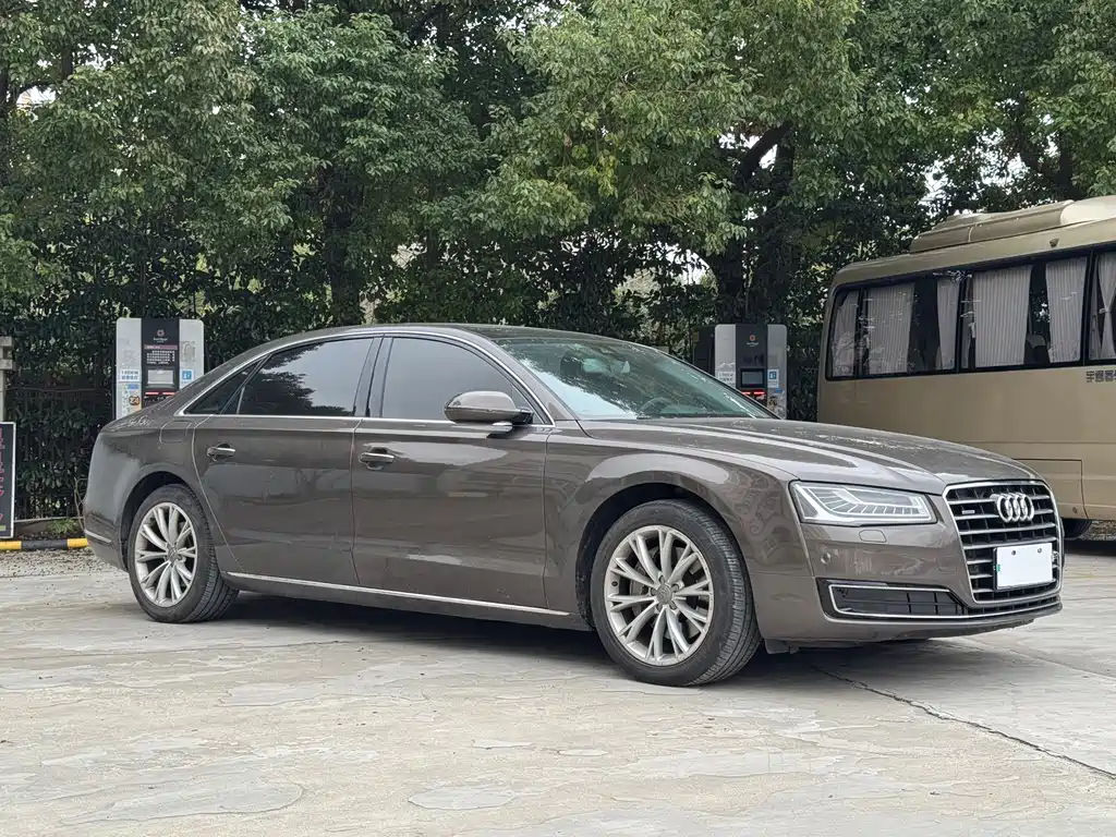 Audi A8 2014 — фото 3
