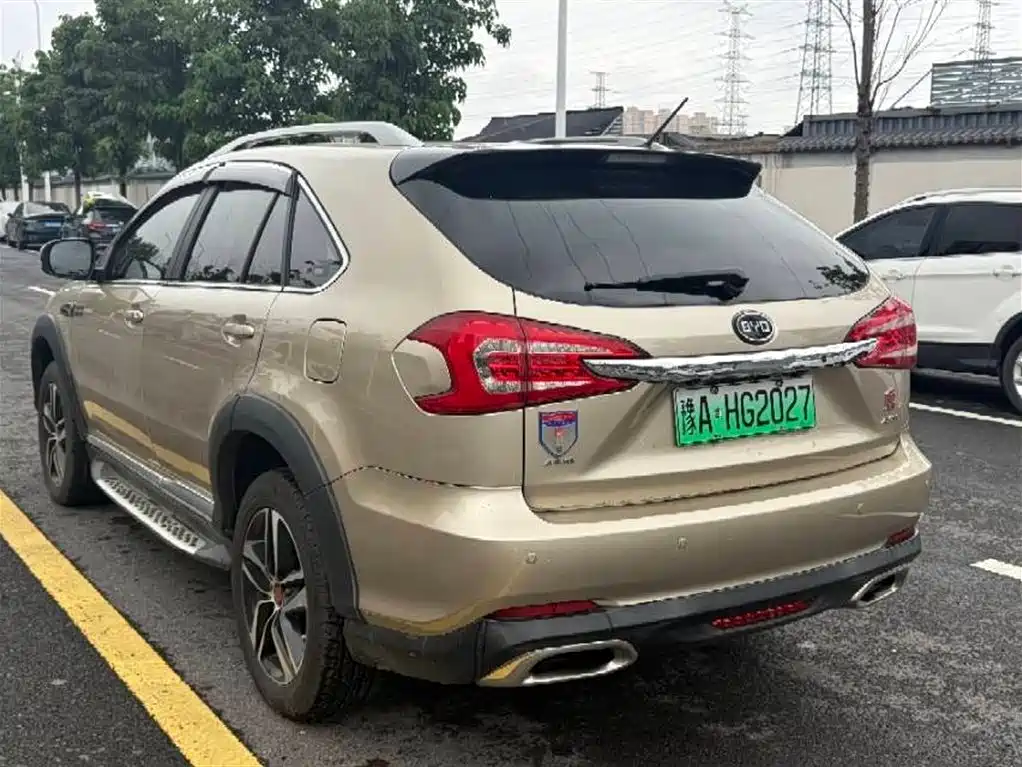 BYD Tang New Energy 2016 — фото 11