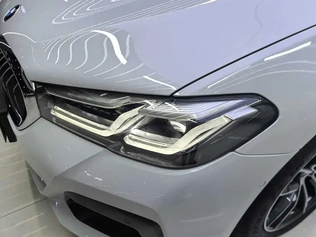 BMW 5 Series New Energy 2021 — фото 21