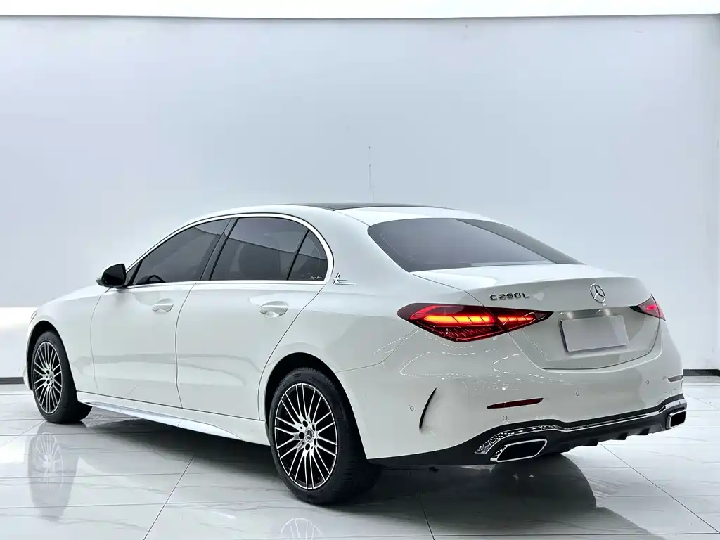 Mercedes-Benz C-Class 2025 — фото 10