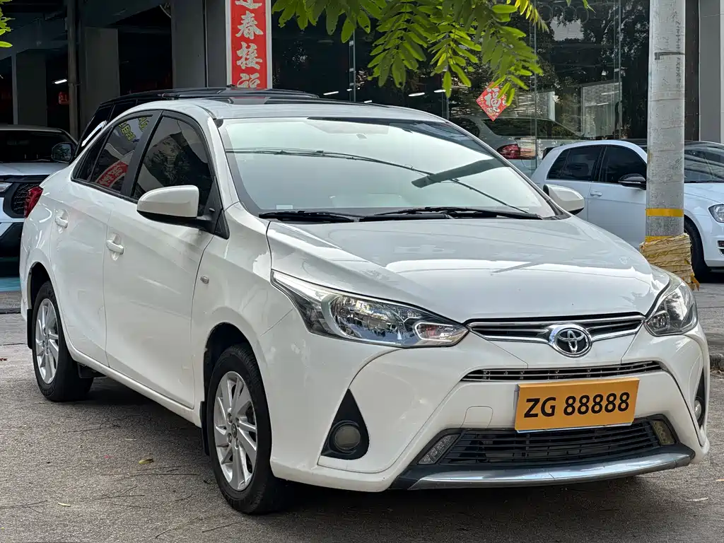 Toyota Yaris L 2017 — фото 3