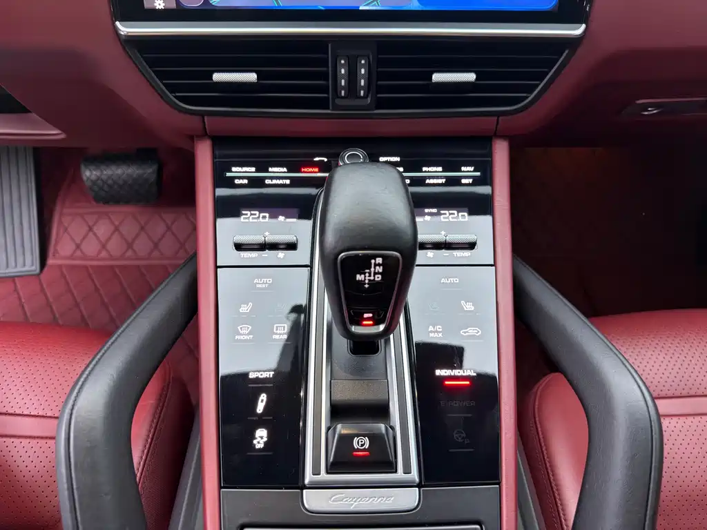 Porsche Cayenne 2019 — фото 13